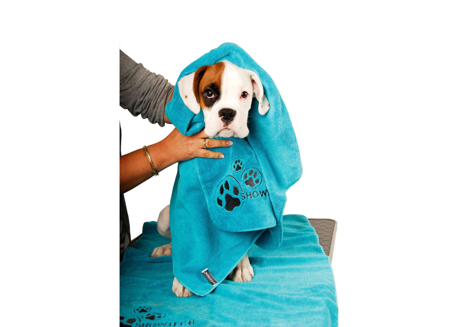Show Tech+ Microfibre Towel Turquoise 56x90cm 4 Show Tech+ Microfibre Towel Turquoise 56x90cm - Image 2