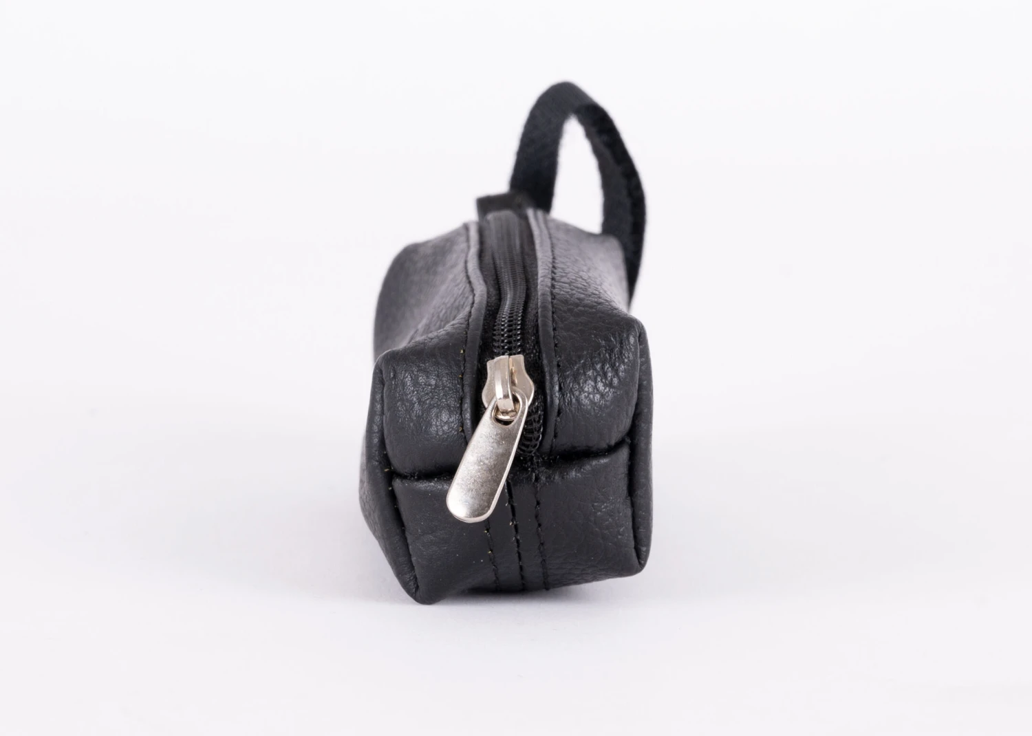 Travel Poop Bag Holder Leather - Black 5 Travel Poop Bag Holder Leather - Black - Image 3